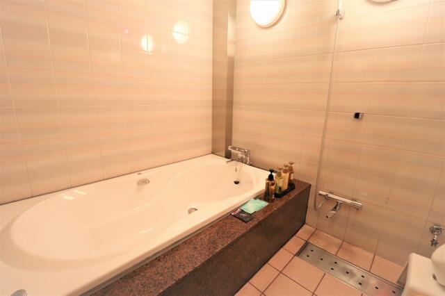 ホテル シルクロード(東大阪市/ラブホテル)の写真『306号室浴室（ホテル関係者の提供）』by さかみち（運営スタッフ）