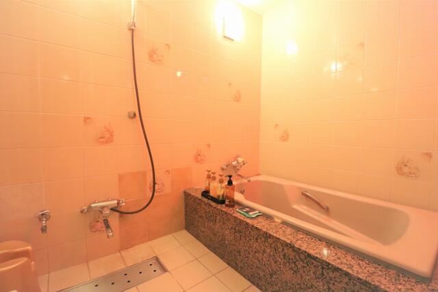ホテル シルクロード(東大阪市/ラブホテル)の写真『311号室浴室（ホテル関係者の提供）』by さかみち（運営スタッフ）