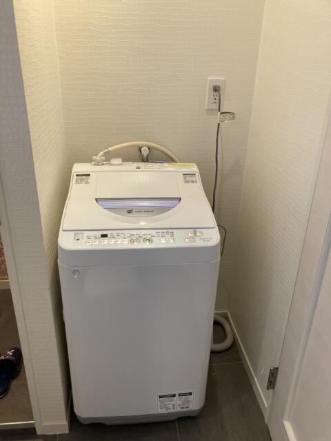 ホテル M by 南の風風力3(沼津市/ラブホテル)の写真『308号室洗濯機』by 一刀流