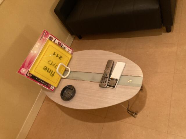 ホテル ファイン(浜松市/ラブホテル)の写真『211号室　テーブル』by まさおJリーグカレーよ