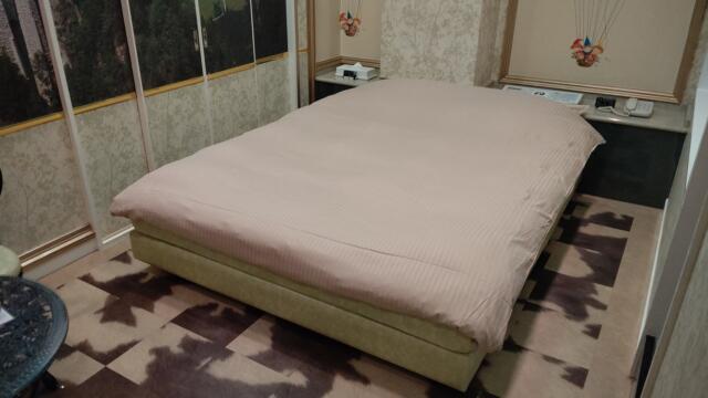 ホテル エアポート(豊島区/ラブホテル)の写真『206号室、ベッド』by Sparkle