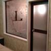 ホテル エアポート(豊島区/ラブホテル)の写真『206号室、浴室入口、浴室窓』by Sparkle