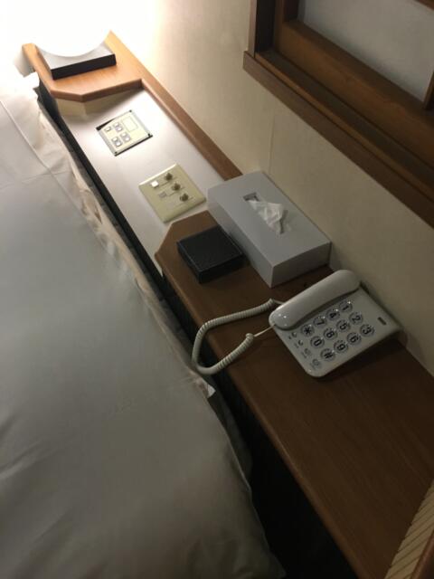 HOTEL 風々(ふふ)(新宿区/ラブホテル)の写真『107号室　ベッドサイド』by ちげ