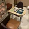 ホテル ステーション本店(台東区/ラブホテル)の写真『412号室　テーブルと椅子②』by hireidenton