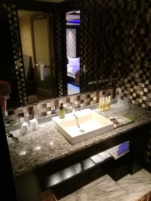 HOTEL VICTORIA RESORT(茅ヶ崎市/ラブホテル)の写真『305号室,洗面所です。(22,7)』by キジ