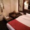 HOTEL VICTORIA RESORT(茅ヶ崎市/ラブホテル)の写真『211号室、部屋手前から。(22,8)』by キジ