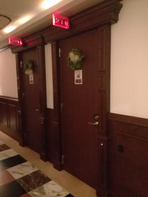HOTEL VICTORIA RESORT(茅ヶ崎市/ラブホテル)の写真『211号室、入口です。(22,8)』by キジ