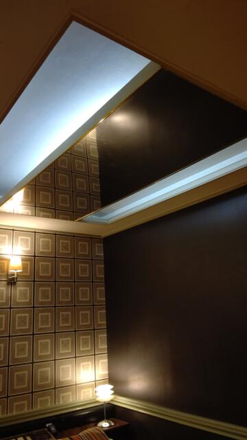 ホテル COLORE（コローレ）(墨田区/ラブホテル)の写真『403号室、ベッド上の天井鏡①』by Sparkle