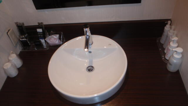 HOTEL Kocona（ココナ）(豊島区/ラブホテル)の写真『401号室　洗面台アップ』by beat takeshi