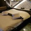 Hotel Queen(クィーン)(豊島区/ラブホテル)の写真『501号室 ベッド(ラグジュアリーは広さもあって豪華でした)』by 舐めたろう