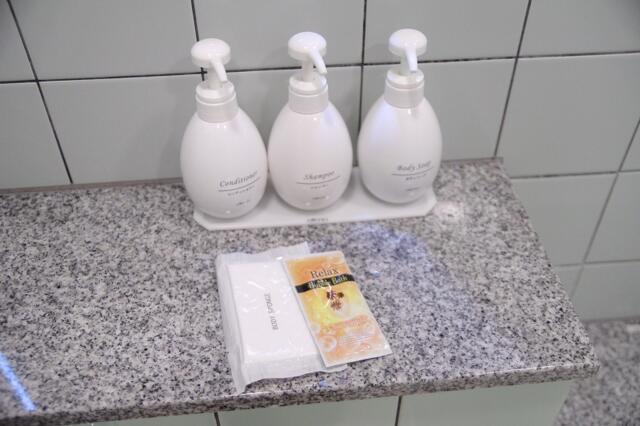 HOTEL MayoViento（マヨビエント)(渋谷区/ラブホテル)の写真『501号室　浴室のアメニティ』by マーケンワン