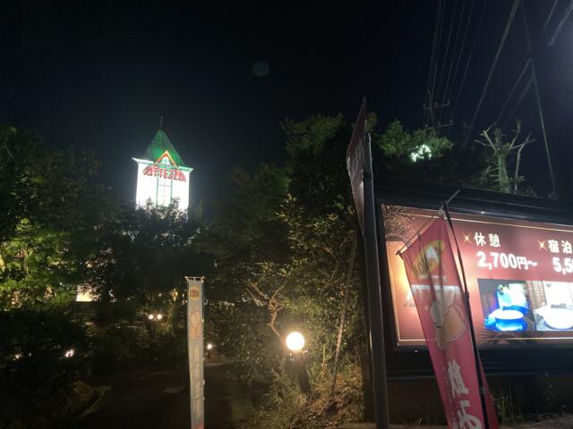 HOTEL ATTEZZA UENO（アテッサウエノ）(伊賀市/ラブホテル)の写真『夜の外観』by まさおJリーグカレーよ