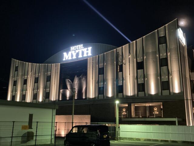 MYTH U(マイス ユー)(和歌山市/ラブホテル)の写真『夜の外観』by まさおJリーグカレーよ