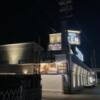 HOTEL WITH ZEN 八尾(八尾市/ラブホテル)の写真『夜の外観』by まさおJリーグカレーよ