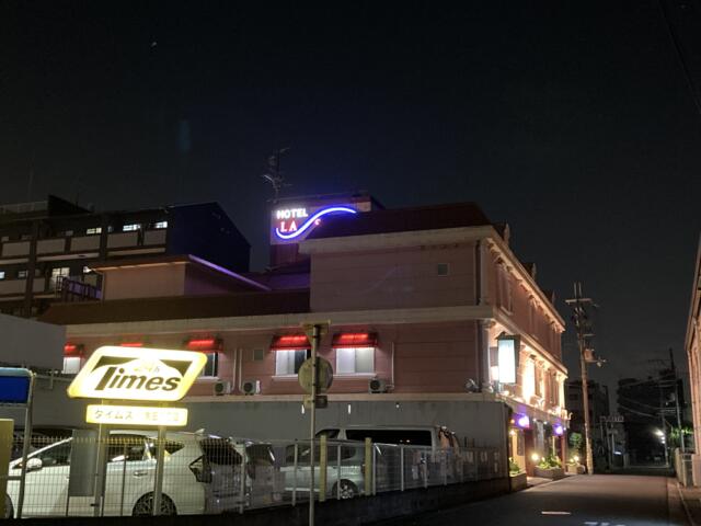 ラ・シェナ(東大阪市/ラブホテル)の写真『夜の外観』by まさおJリーグカレーよ