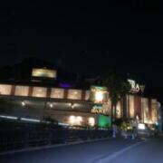 AURA 大東店(大東市/ラブホテル)の写真『夜の外観』by まさおJリーグカレーよ