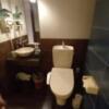 ミント 池袋店(豊島区/ラブホテル)の写真『101号室、浴室側からのトイレ　洗面台』by angler