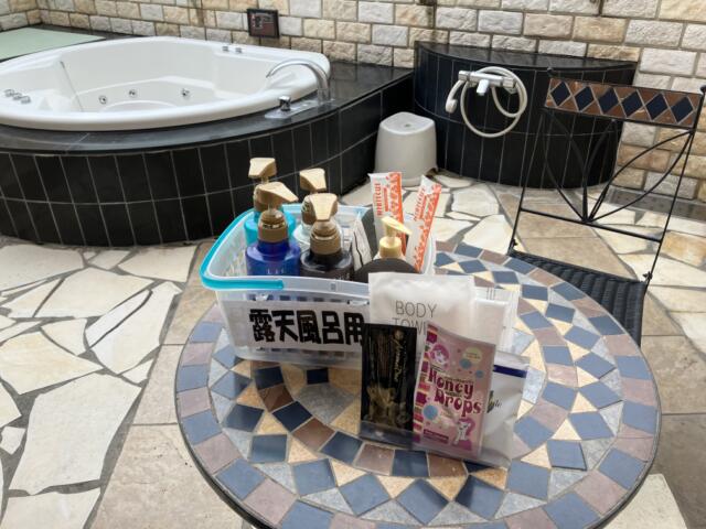 ハイビスカス戸田(戸田市/ラブホテル)の写真『507 露天用にも入浴アメニティが用意され好感が持てます。』by festa9