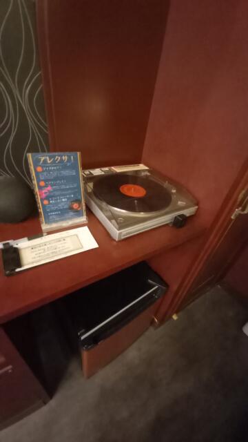 OLD SWING MUSIC STYLE HOTEL(渋谷区/ラブホテル)の写真『206号室　ターンテーブル　可動。スイッチ一つでレコード演奏を楽しめました。(*^^*)』by angler