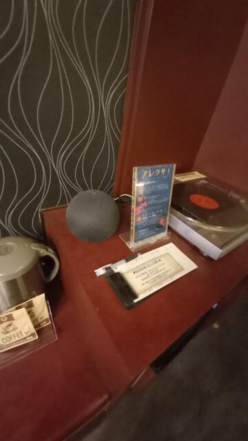 OLD SWING MUSIC STYLE HOTEL(渋谷区/ラブホテル)の写真『206号室　アレクサ。音声の指示で各種サービスも可能。』by angler