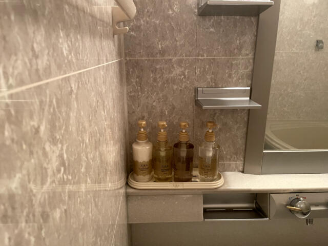 HOTEL The AMERICAN(アメリカン)(江戸川区/ラブホテル)の写真『406号室 お風呂のアメニティ類』by ネコシ