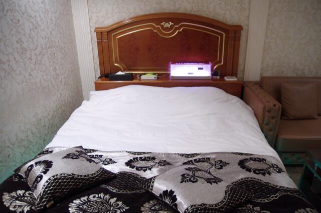 マリンブルー(川口市/ラブホテル)の写真『213号室　ベッド』by マーケンワン
