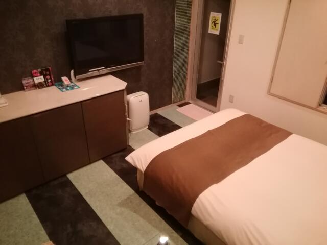 HOTEL marisol(マリソル)(館山市/ラブホテル)の写真『105号室、部屋別角度からです。(22,8)』by キジ