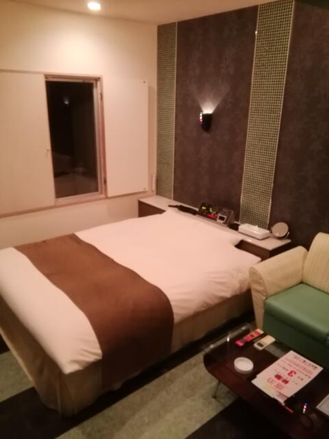 HOTEL marisol(マリソル)(館山市/ラブホテル)の写真『105号室、部屋です。(22,8)』by キジ