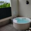 HOTEL marisol(マリソル)(館山市/ラブホテル)の写真『105号室、昼の外風呂です。(22,8)』by キジ