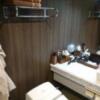 バリアンリゾート横浜店(横浜市中区/ラブホテル)の写真『504号室（トイレ。浴室奥から撮影）』by 格付屋