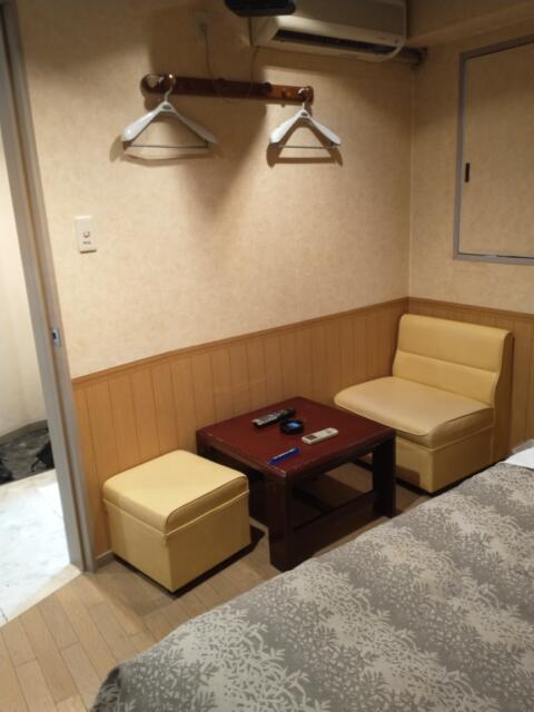 ホテル ワールド(豊島区/ラブホテル)の写真『501号室ソファー』by よしわランド