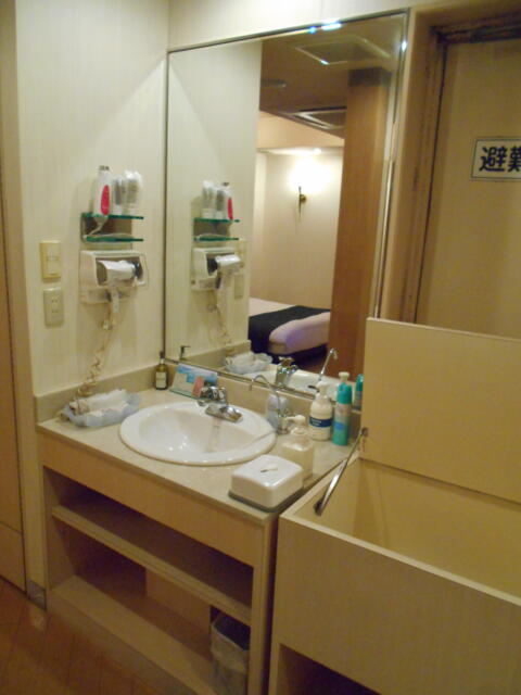 HOTEL Carib(カリブ)(横浜市旭区/ラブホテル)の写真『501号室、洗面所』by もんが～