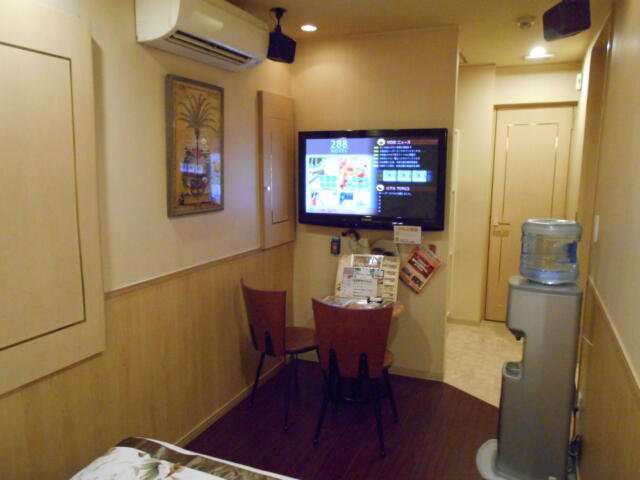 HOTEL STYLISH (スタイリッシュ)(富士見市/ラブホテル)の写真『305号室、部屋奥から』by もんが～