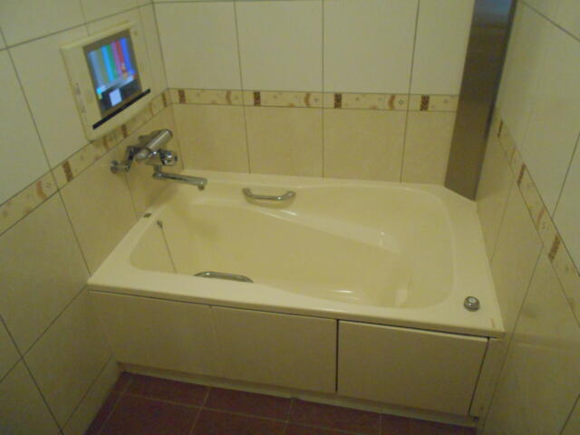 HOTEL STYLISH (スタイリッシュ)(富士見市/ラブホテル)の写真『305号室、浴槽』by もんが～