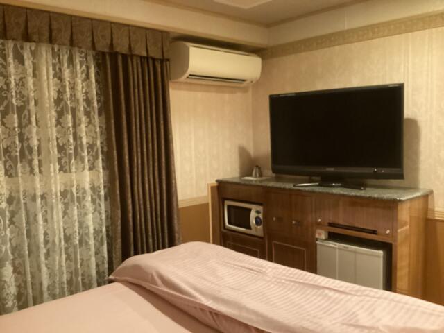 ホテル MARE（マーレ）(品川区/ラブホテル)の写真『212号室 ソファから見た室内』by ACB48
