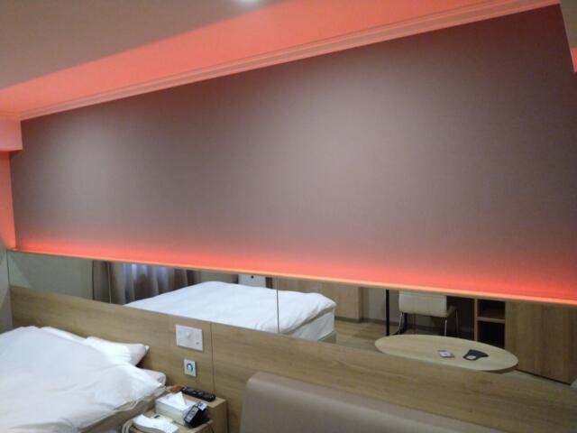 HOTEL ALLURE～アリュール～(船橋市/ラブホテル)の写真『306号室 照明「赤」』by なめろう