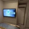 HOTEL DIAMOND（ダイヤモンド）(渋谷区/ラブホテル)の写真『201号室 ベッド足もと側　壁掛けテレビは多機能。』by angler
