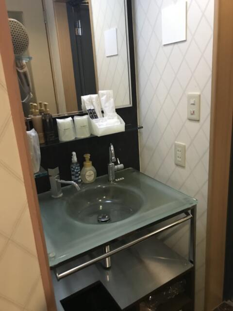 新宿ジャルディーノ(新宿区/ラブホテル)の写真『405号室の洗面所』by 少佐