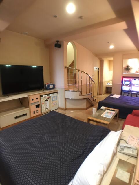 ア・プレスト(浜松市/ラブホテル)の写真『33号室　ベットルーム』by ま〜も〜る〜
