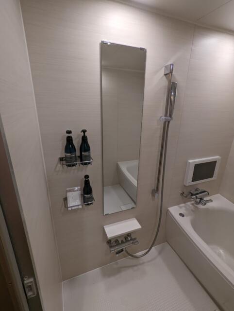 HOTEL DUO（デュオ）(墨田区/ラブホテル)の写真『501号室のお風呂②　シャンプーなどはこんな感じにかかってます』by ふ～
