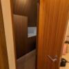 HOTEL DUO（デュオ）(墨田区/ラブホテル)の写真『501号室のトイレ①　入口はいってすぐ左の扉。広いので扉開けても便座は見えないです。』by ふ～