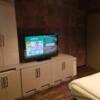 HOTEL EMERALD（エメラルド）(品川区/ラブホテル)の写真『603号室 テレビなど』by 舐めたろう