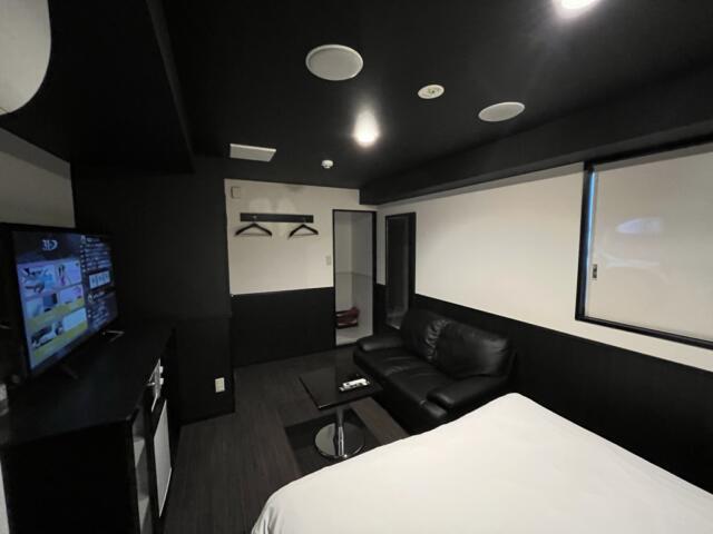 HOTEL 31（サーティワン)(船橋市/ラブホテル)の写真『203号室 ベッド側から部屋全体』by Infield fly