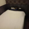 HOTEL Chelsea（チェルシー）(新宿区/ラブホテル)の写真『301号室 ベッド奥からヘッドボード方向 ゴムは2個』by Plumper