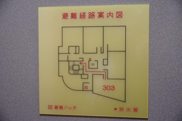 HOTEL LUMIERE（ルミエール）(渋谷区/ラブホテル)の写真『303号室　避難経路図』by マーケンワン