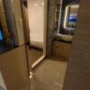 Hotel Queen(クィーン)(豊島区/ラブホテル)の写真『403号室　居室方向からの洗面台、浴室方向』by angler