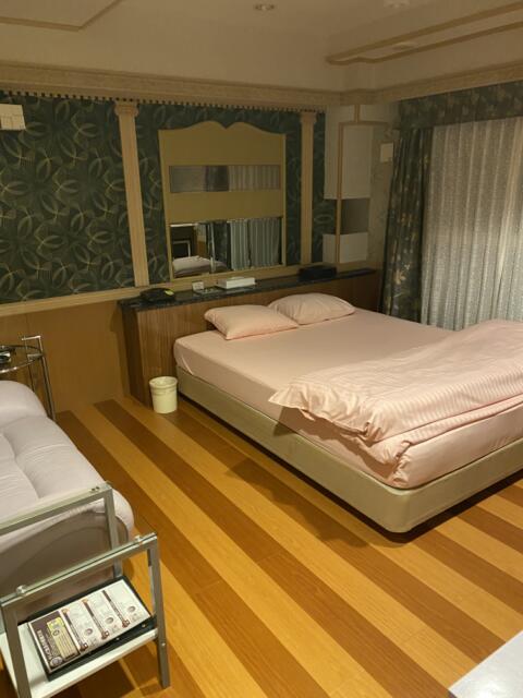 ホテル MARE（マーレ）(品川区/ラブホテル)の写真『210号室(右手前から奥)』by こねほ