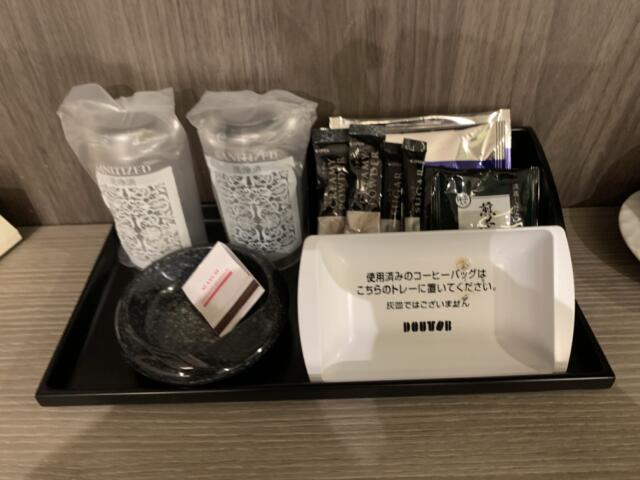 ホテル大山(新宿区/ラブホテル)の写真『108号室　コップ、灰皿など』by 東京都