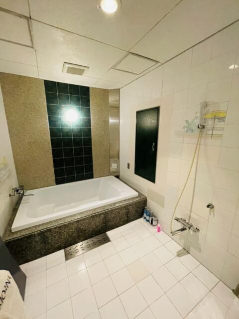 ホテル モアナ大塚(豊島区/ラブホテル)の写真『801号室の浴室』by miffy.GTI