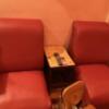 シーサイドヴィラミヤビ(静岡市駿河区/ラブホテル)の写真『216号室　椅子、小型テーブル』by まさおJリーグカレーよ